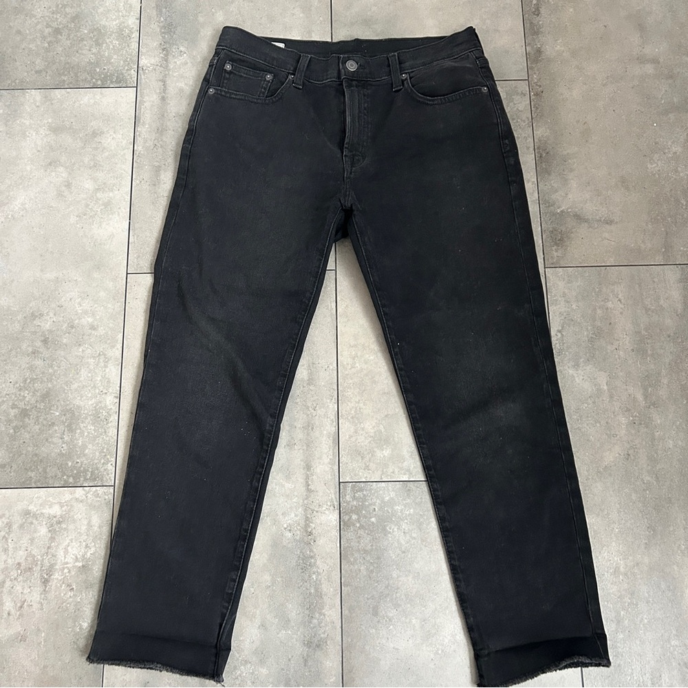 GAP girlfriend mid rise black denim jeans raw hem 26/6 short